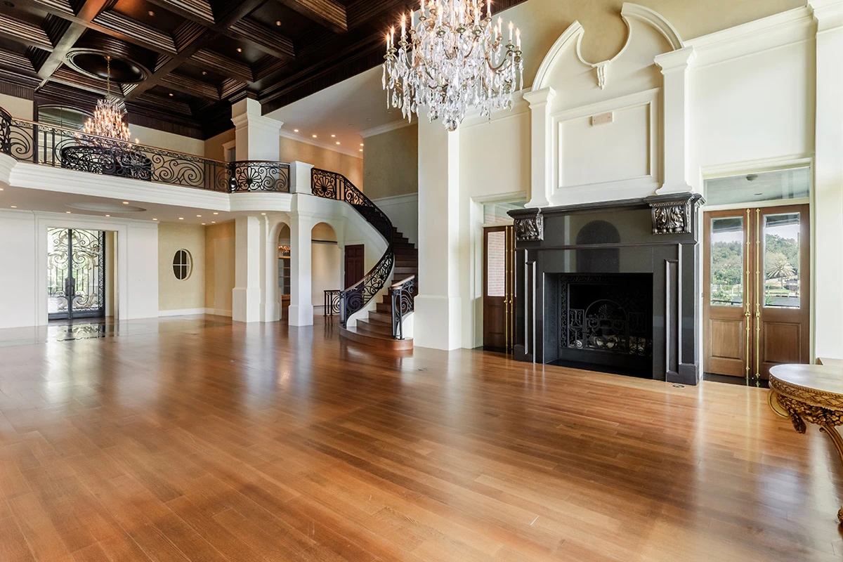 204 Laura Ln.